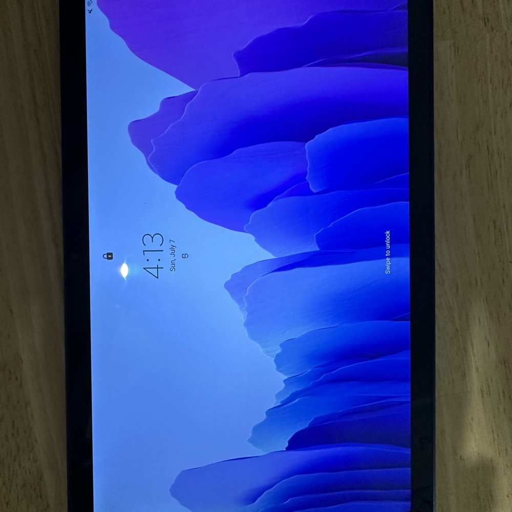 Samsung Galaxy tablet A7. Excellent used condition!